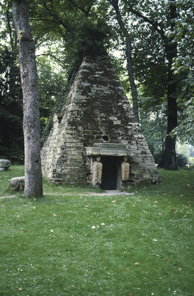 La pyramide du parc Monceau.
© Ville de Paris La pyramide du parc Monceau.
© Ville de Paris